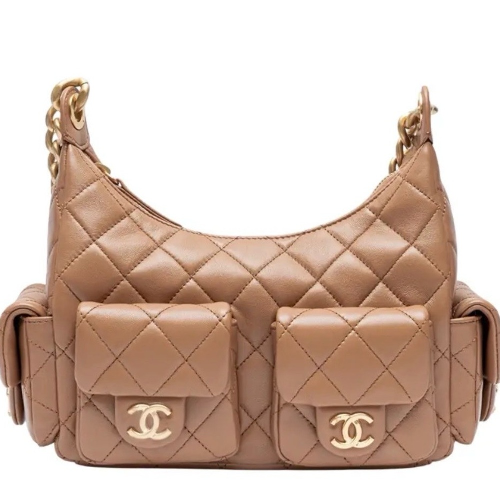 Chanel HOBO Beige bag
FALL-WINTER 2025/26 PRE-COLLECTION